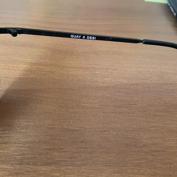 Quay x Desi Aviator Sunglasses - Picture 4 of 5